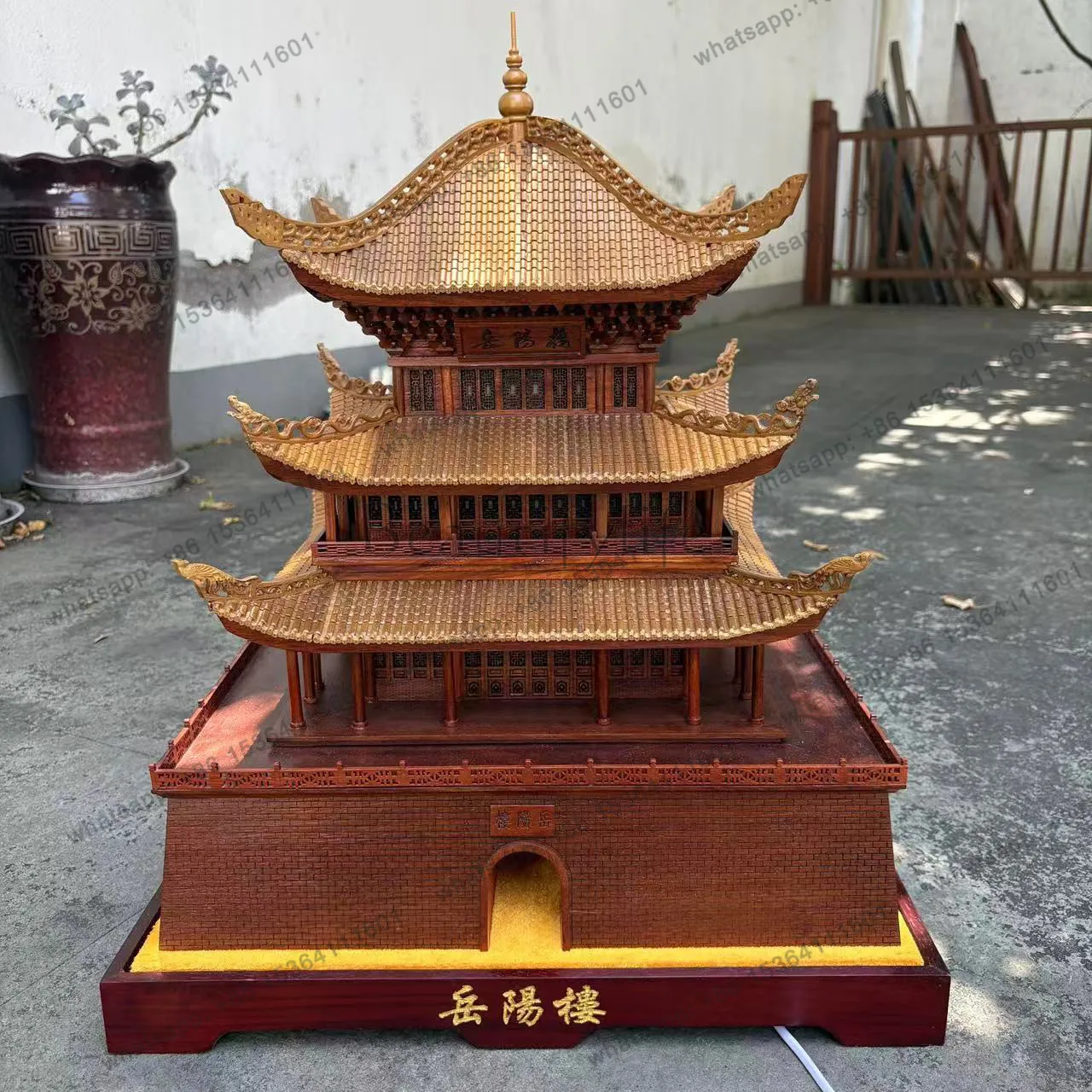 Dongyang woodcarving ancient architectural model, Yueyang Tower, Burmese rosewood tabletop ornament
Dongyang woodcarving ancient architectural model, Yueyang Tower, Burmese rosewood tabletop ornament
