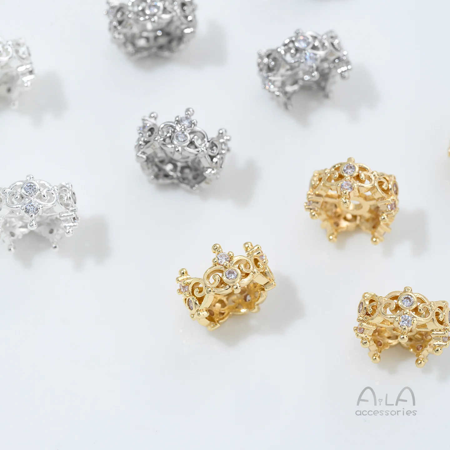 Посеребренная бусина-разделитель с крупным отверстием, инкрустированная цирконами и 14-каратным золотом, для рукоделия, DIY, для создания ожерелий из хрусталя и жемчуга, аксессуары
Посеребренная бусина-разделитель с крупным отверстием, инкрустированная цирконами и 14-каратным золотом, для рукоделия, DIY, для создания ожерелий из хрусталя и жемчуга, аксессуары