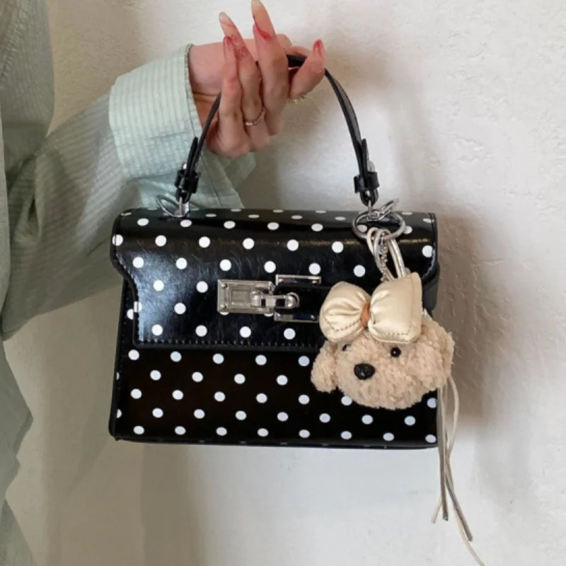 Korean New Polka Dot Niche Handbag Stylish Sweet Exquisite Shoulder Leisure Retro Square Women's Crossbody Bag Commuting,parties
Korean New Polka Dot Niche Handbag Stylish Sweet Exquisite Shoulder Leisure Retro Square Women's Crossbody Bag Commuting,parties