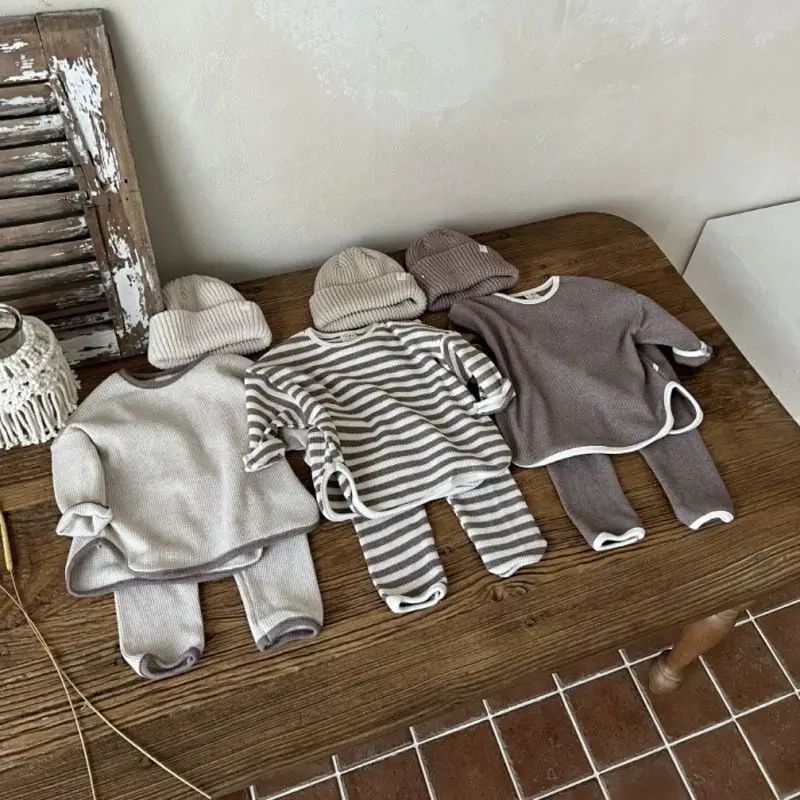 Baby Clothing Set Waffle Suit Autumn New Boy's Leisure Suit Waffle Sweater + Trousers Casual Two-piece Suit
Baby Clothing Set Waffle Suit Autumn New Boy's Leisure Suit Waffle Sweater + Trousers Casual Two-piece Suit