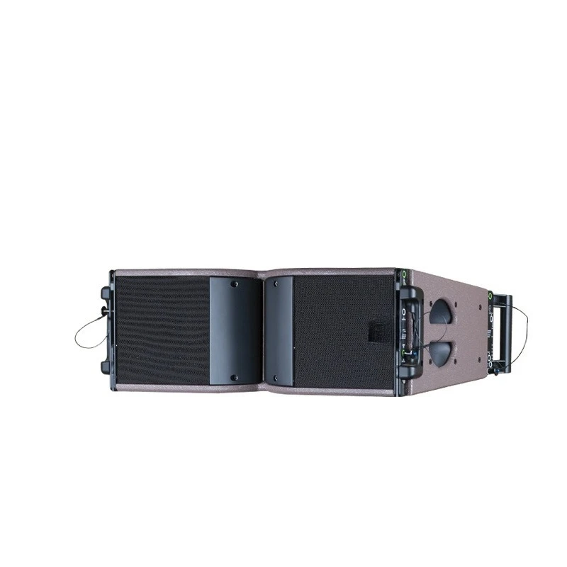 Динамики с линейным массивом. Двойные 8-дюймовые высокомасштабные аудиовыступления на сцене музыкального фестиваля.
Динамики с линейным массивом. Двойные 8-дюймовые высокомасштабные аудиовыступления на сцене музыкального фестиваля.