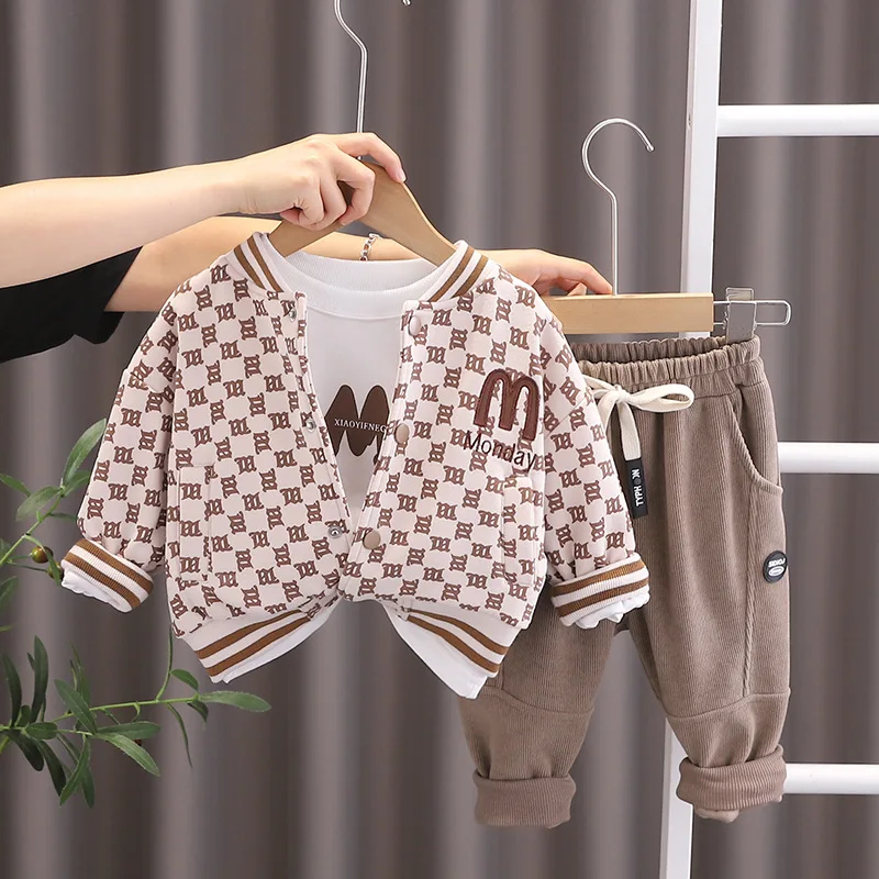 New 3piece Spring and Autumn Children's Fashion Letter Long Sleeve Cardigan Jacket Outwear+White Top+Pant Baby Boy Sport Clothes
New 3piece Spring and Autumn Children's Fashion Letter Long Sleeve Cardigan Jacket Outwear+White Top+Pant Baby Boy Sport Clothes