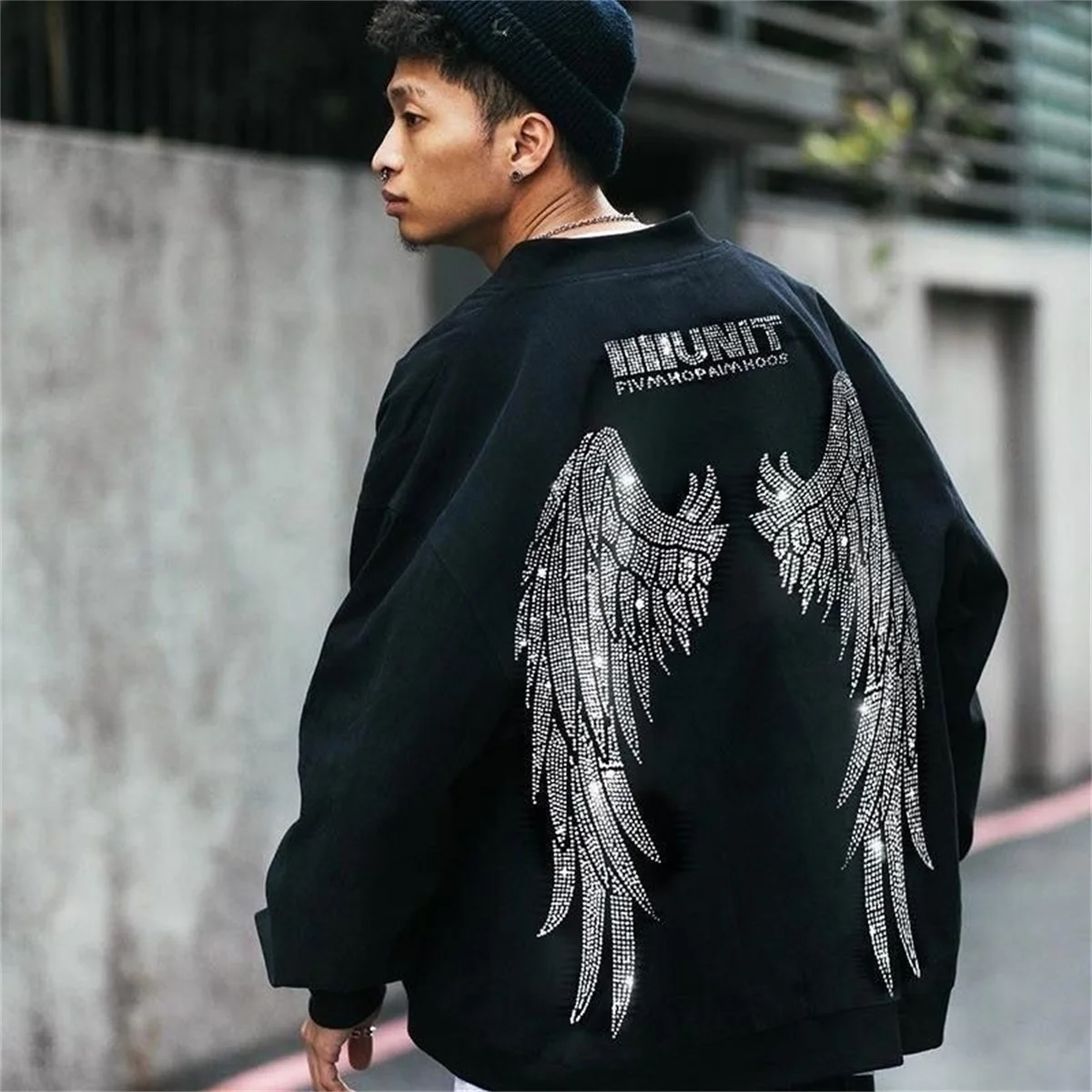 Готический блестящий пуловер с капюшоном и бриллиантами Angle Wings для женщин, свободный однотонный спортивный костюм в стиле хип-хоп, 2026, новая женская осенне-зимняя верхняя одежда
Готический блестящий пуловер с капюшоном и бриллиантами Angle Wings для женщин, свободный однотонный спортивный костюм в стиле хип-хоп, 2026, новая женская осенне-зимняя верхняя одежда