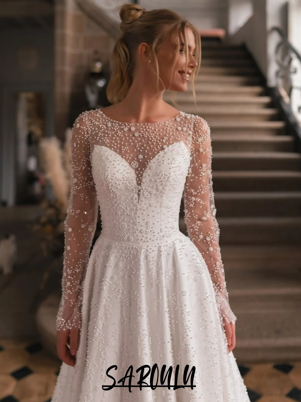 Fully Pearls Dainty A Line Wedding Dress Customized Elegant Illusion Long Sleeves Shiny Bridal Gown Buttons Back Chic Wear
Fully Pearls Dainty A Line Wedding Dress Customized Elegant Illusion Long Sleeves Shiny Bridal Gown Buttons Back Chic Wear