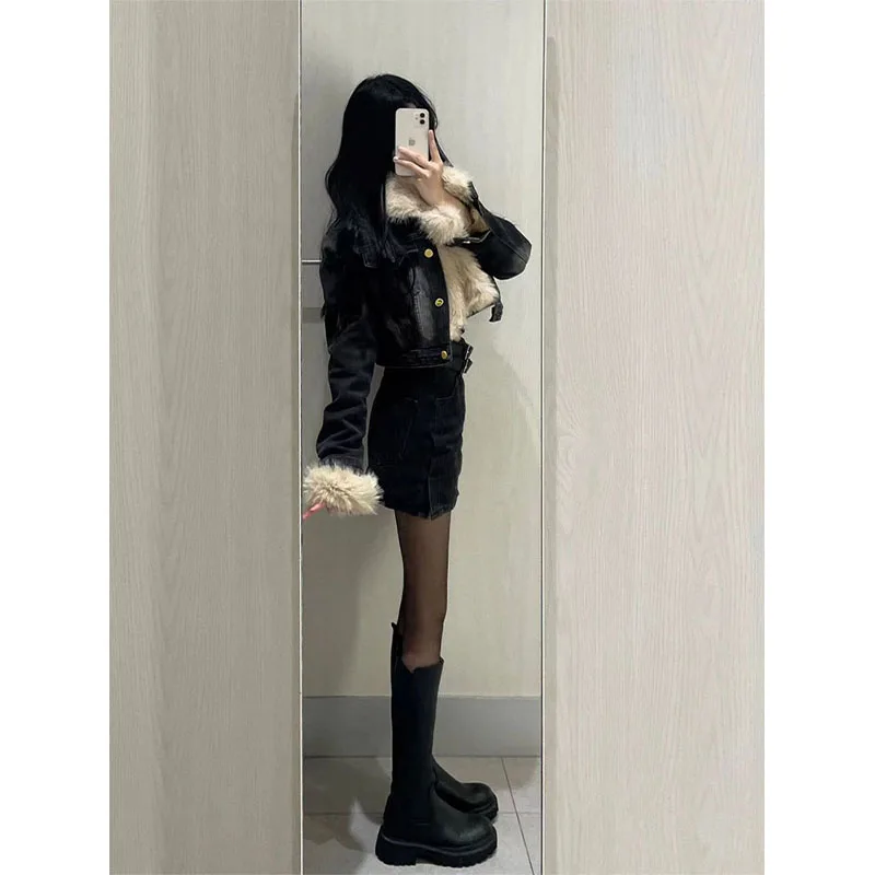 Джинсовое пальто с длинным рукавом, женское меховое плюшевое женское зимнее скульптурное пошив, минималистичная уличная одежда, трендовые дышащие пальто на пуговицах
Джинсовое пальто с длинным рукавом, женское меховое плюшевое женское зимнее скульптурное пошив, минималистичная уличная одежда, трендовые дышащие пальто на пуговицах