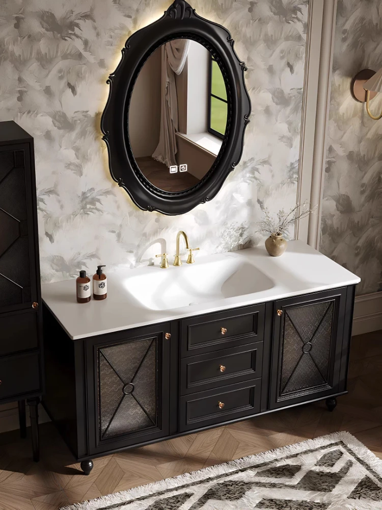 Керамическая интегрированная раковина в стиле французского ретро, напольный шкаф для ванной комнаты из пропитанной древесины с покрытием, умный шкаф для ванной комнаты.
Керамическая интегрированная раковина в стиле французского ретро, напольный шкаф для ванной комнаты из пропитанной древесины с покрытием, умный шкаф для ванной комнаты.