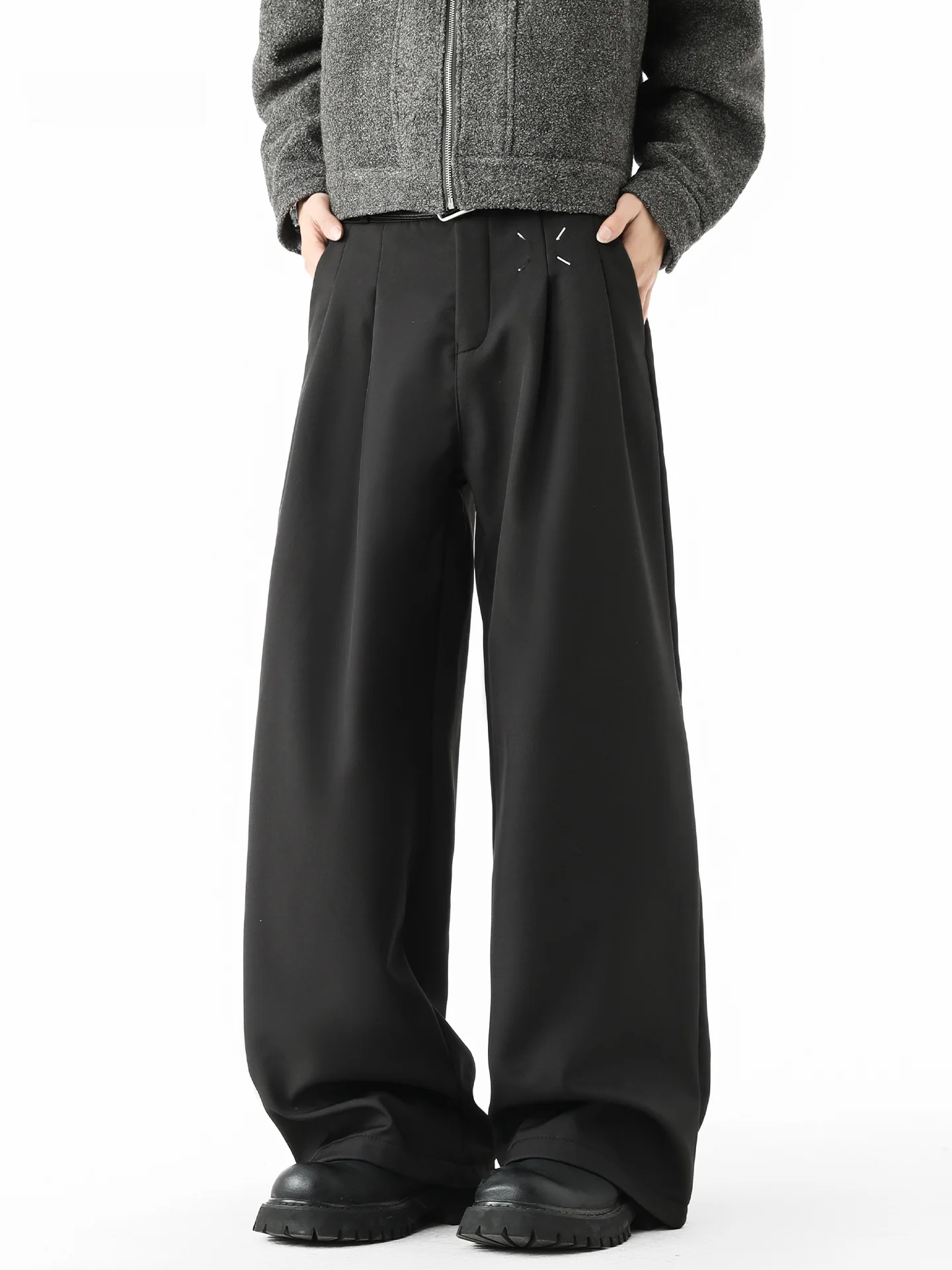 Thiened Fce Men's Casual Pants Bla Pleated Embroidery Drapey Straight Loose High-End Feeling Winter Long Trousers
Thiened Fce Men's Casual Pants Bla Pleated Embroidery Drapey Straight Loose High-End Feeling Winter Long Trousers