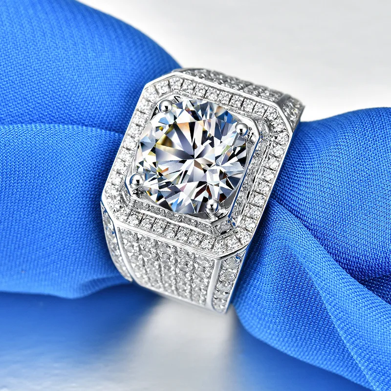 Mens PT950 platinum inlaid four-prong ring 5 carat high carbon diamond ring is fashionable and simple
Mens PT950 platinum inlaid four-prong ring 5 carat high carbon diamond ring is fashionable and simple