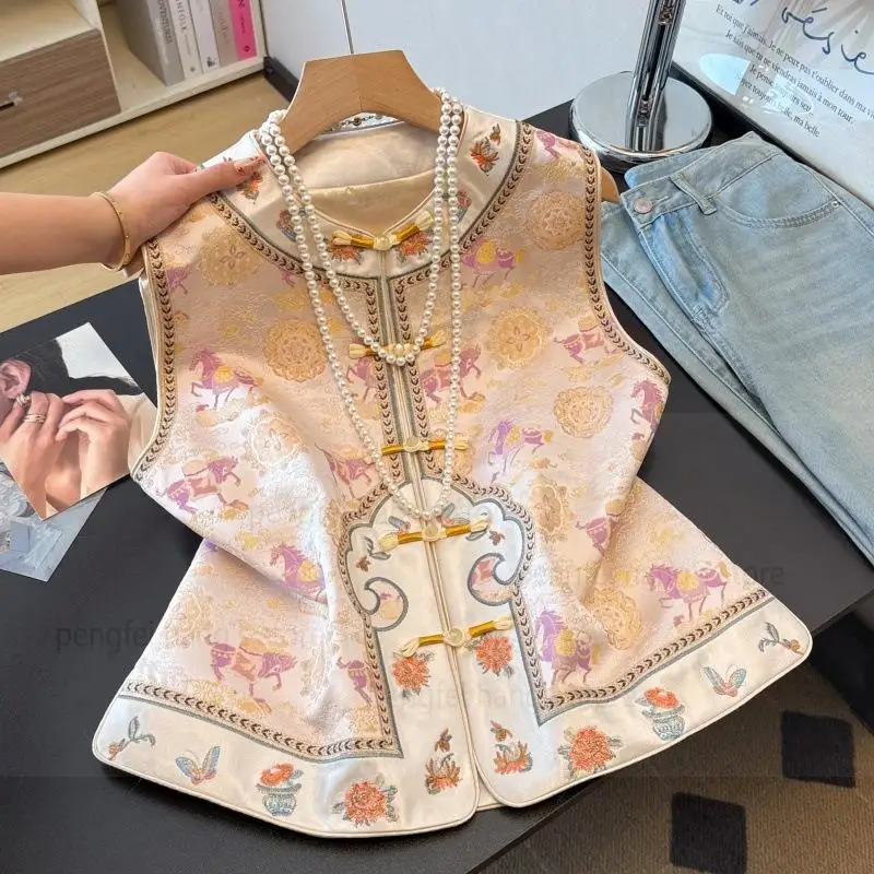 2026 New Chinese Styl Vest Women Qipao Top Jacquard Embroidered Round Neck Mandarin Collar Improved Tank Top Tang Clothes
2026 New Chinese Styl Vest Women Qipao Top Jacquard Embroidered Round Neck Mandarin Collar Improved Tank Top Tang Clothes