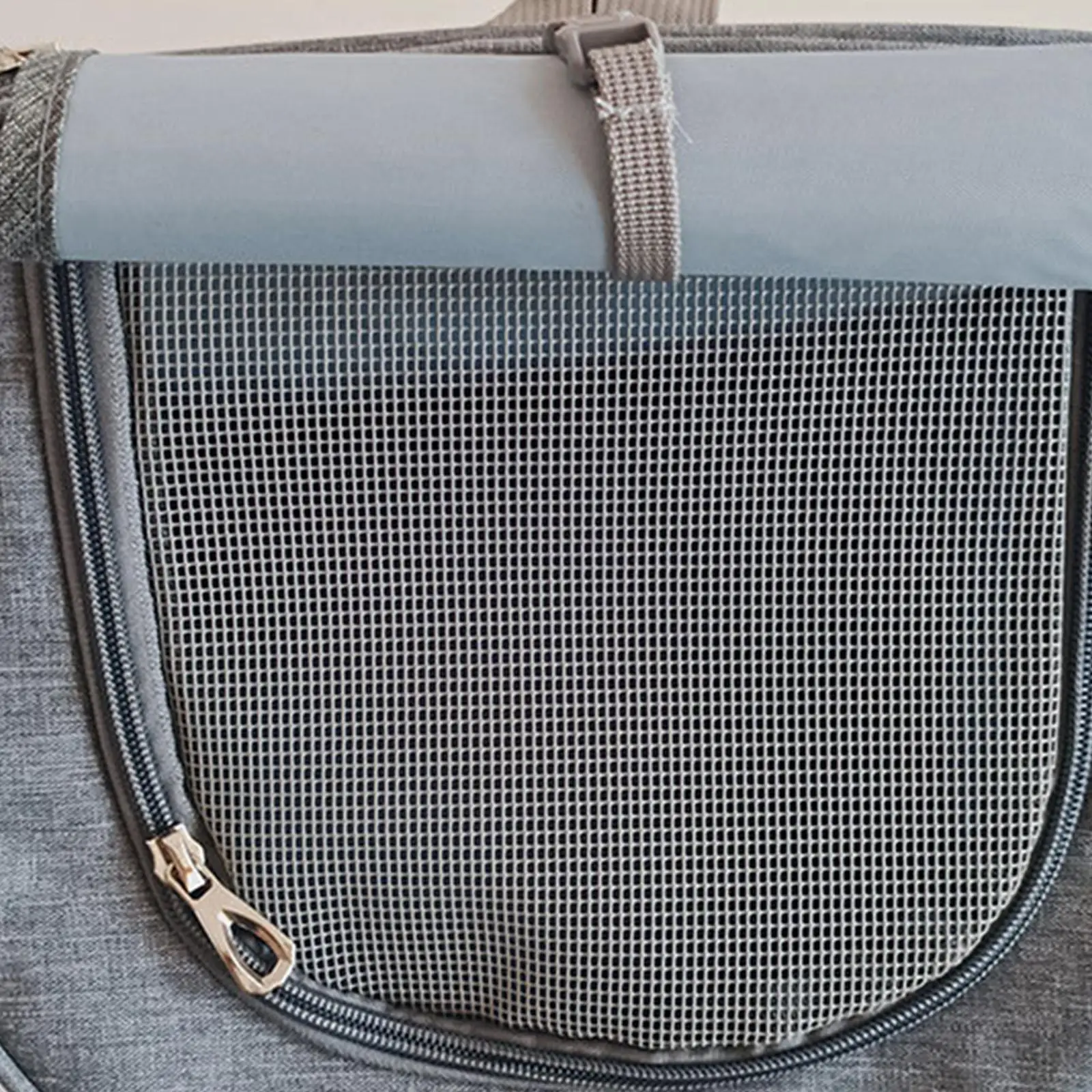 Portable Pet Carrier Backpack with Adjustable Straps for Small Animals
Portable Pet Carrier Backpack with Adjustable Straps for Small Animals