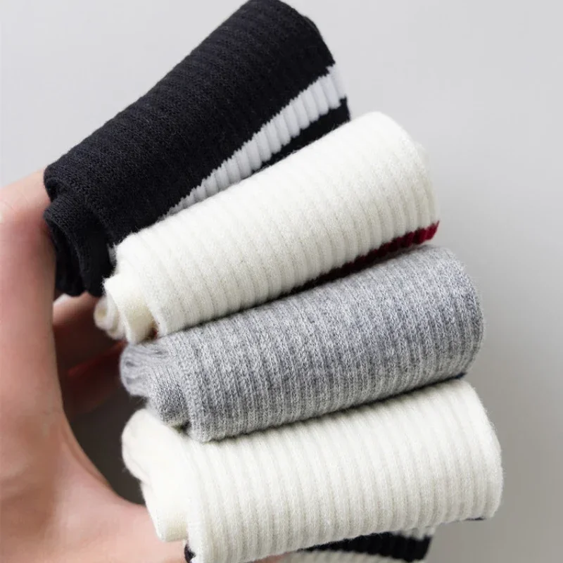 Hot Sale Fashion Socks Street Hip Hop Skateboard Striped Mid Tube Socks Solid Color Breathable Cotton Socks
Hot Sale Fashion Socks Street Hip Hop Skateboard Striped Mid Tube Socks Solid Color Breathable Cotton Socks