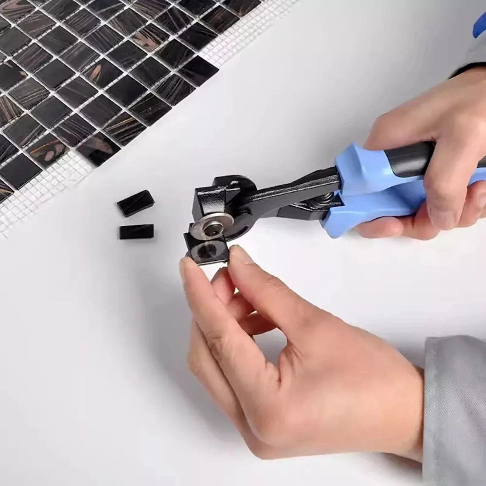 Mosaic Glass Tile Nippers, Double Roller Ceramic Tile Glass Cutting Plier
Mosaic Glass Tile Nippers, Double Roller Ceramic Tile Glass Cutting Plier