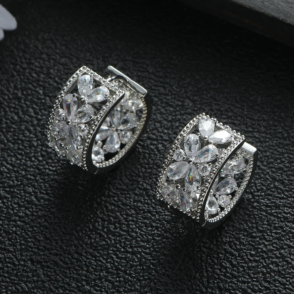 Luxury Simplicity Hollow Out Waterdrop Butterfly Round Hoop Earrings For Women Wedding Party Cubic Zirconia CZ Earring E7145
Luxury Simplicity Hollow Out Waterdrop Butterfly Round Hoop Earrings For Women Wedding Party Cubic Zirconia CZ Earring E7145