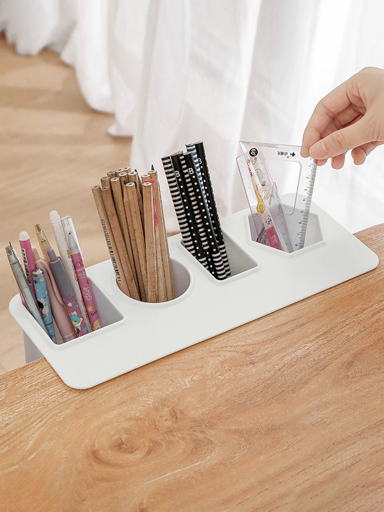 1 PC Multifunctional Partition Pen Holder Office Student Desktop Pen Storage Box Office Storage Makeup Brush Sundry Storage Box 
1 PC Multifunctional Partition Pen Holder Office Student Desktop Pen Storage Box Office Storage Makeup Brush Sundry Storage Box