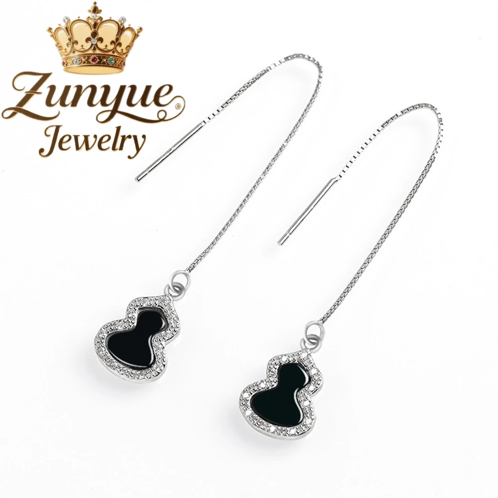 Natural A-Grade Jadeite S925 Silver Inlaid With Black Jade Gourd-Shaped Ear Thread Translucent Green Jade Fashionable Earrings
Natural A-Grade Jadeite S925 Silver Inlaid With Black Jade Gourd-Shaped Ear Thread Translucent Green Jade Fashionable Earrings