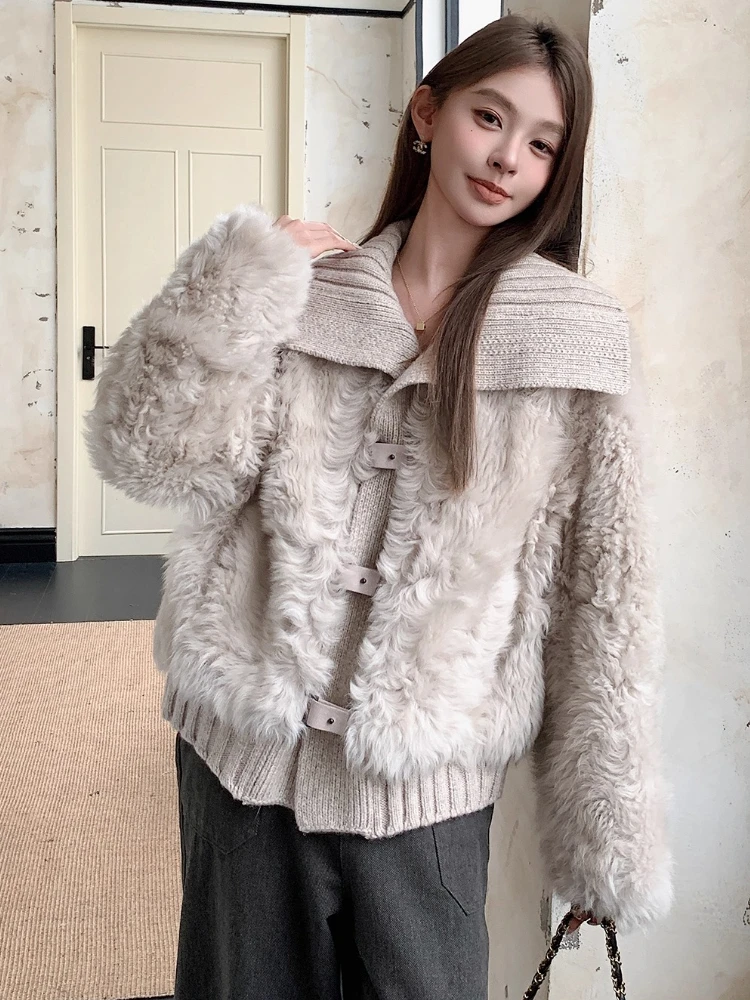High-end Luxury Toscana Lamb Fur Winter Furry Jackets for Women 2026 Simple Spliced Knitted Design Genuine Leather Real Fur Coat
High-end Luxury Toscana Lamb Fur Winter Furry Jackets for Women 2026 Simple Spliced Knitted Design Genuine Leather Real Fur Coat