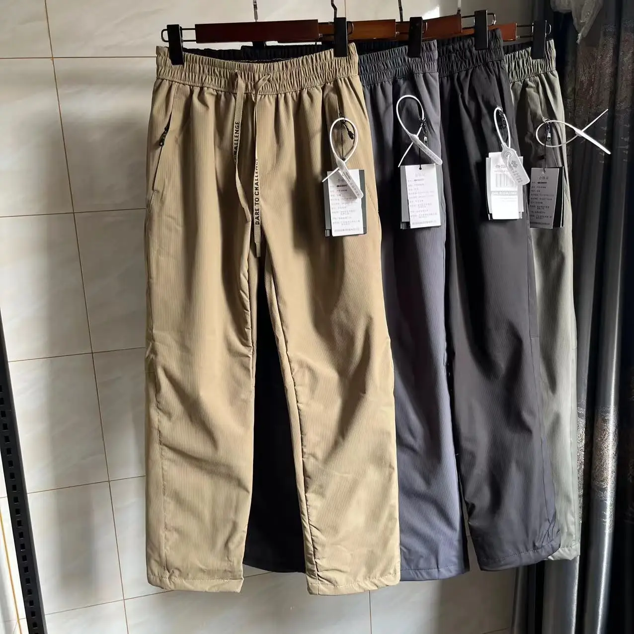 Мужские повседневные брюки Thiened Fce для активного отдыха, ветрозащитные, водоотталкивающие, с эластичным поясом, прямые штанины, для осени и зимы
Мужские повседневные брюки Thiened Fce для активного отдыха, ветрозащитные, водоотталкивающие, с эластичным поясом, прямые штанины, для осени и зимы