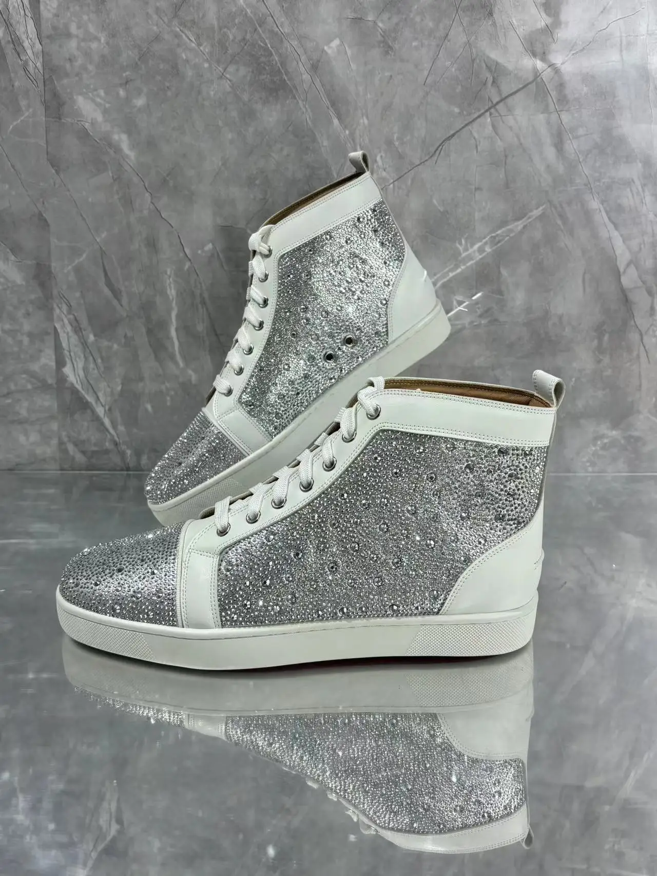White Bling Crystal Fashion Breathable Men's Sneakers Lace Up Precious Flats Men Large Size Walking Casual Men Shoes
White Bling Crystal Fashion Breathable Men's Sneakers Lace Up Precious Flats Men Large Size Walking Casual Men Shoes