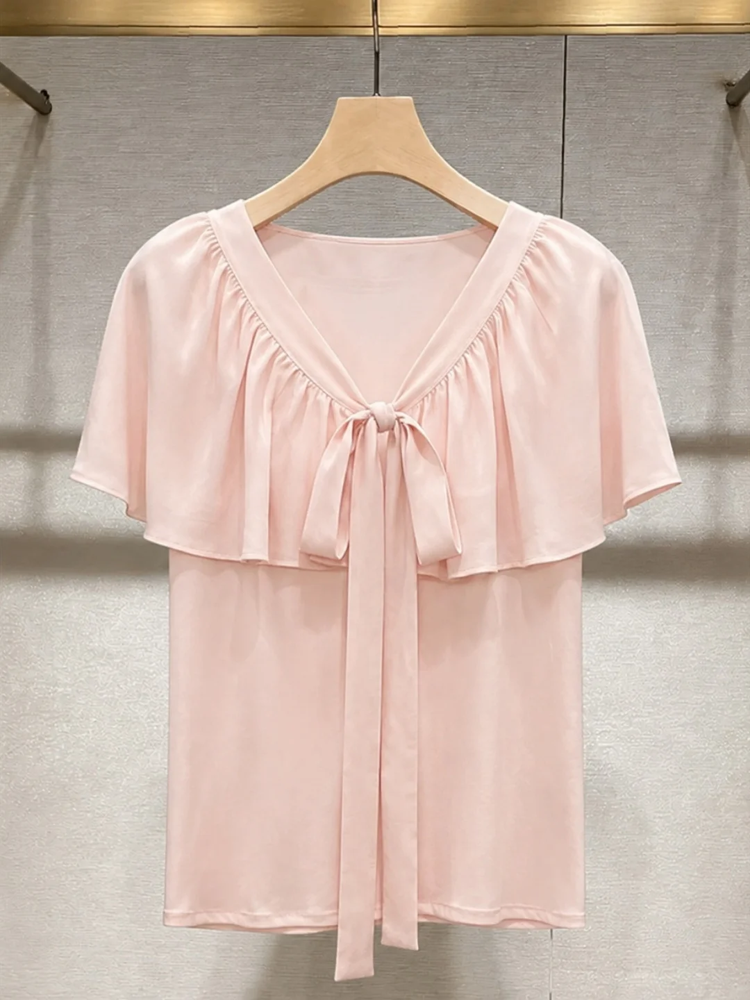 Sweet V-Neck Ribbon Short Sleeve Top Women's Comfortable Korean Style Fashionable Versatile Summer Shirt Floral Lace Trim
Sweet V-Neck Ribbon Short Sleeve Top Women's Comfortable Korean Style Fashionable Versatile Summer Shirt Floral Lace Trim