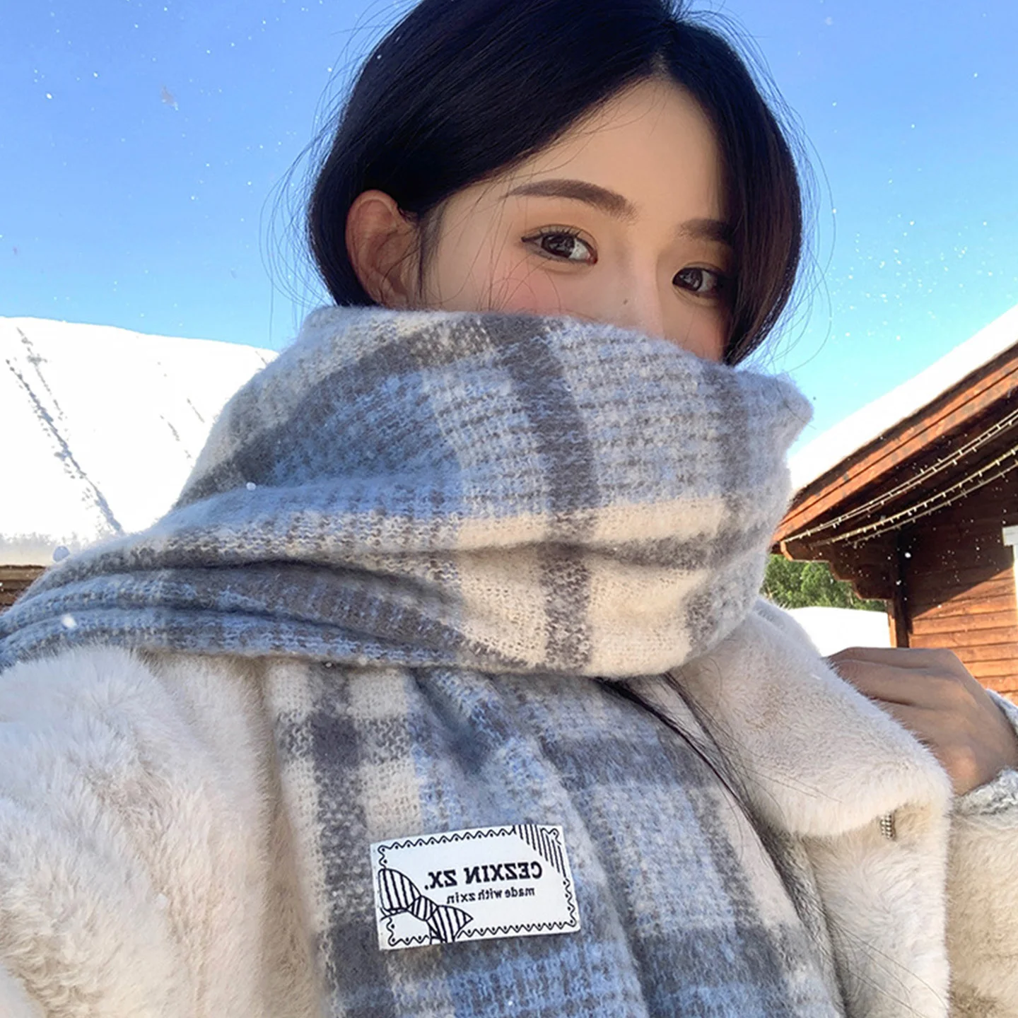 Корейский утепленный синий клетчатый шарф для женщин, осенне-зимняя новинка 2025 года, высококачественный, теплый, для студентов
Корейский утепленный синий клетчатый шарф для женщин, осенне-зимняя новинка 2025 года, высококачественный, теплый, для студентов