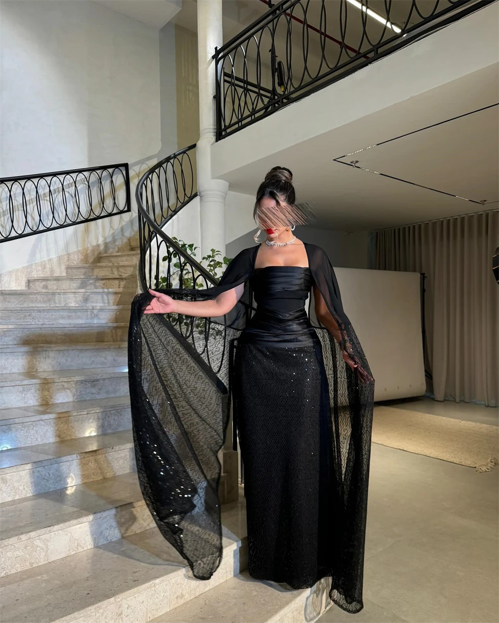 Customized High Quality Tulle Black Evening Dress Delicate Sequined Strapless Sweep Train Long Sleeves Backless Vestid
Customized High Quality Tulle Black Evening Dress Delicate Sequined Strapless Sweep Train Long Sleeves Backless Vestid