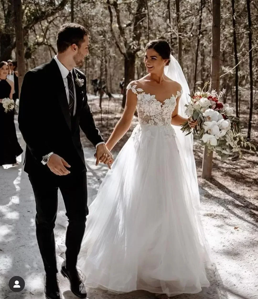 Индивидуальные свадебные платья с открытыми плечами De Mariage, свадебные платья трапециевидной формы с скользящим шлейфом, садовые свадебные платья больших размеров
Индивидуальные свадебные платья с открытыми плечами De Mariage, свадебные платья трапециевидной формы с скользящим шлейфом, садовые свадебные платья больших размеров