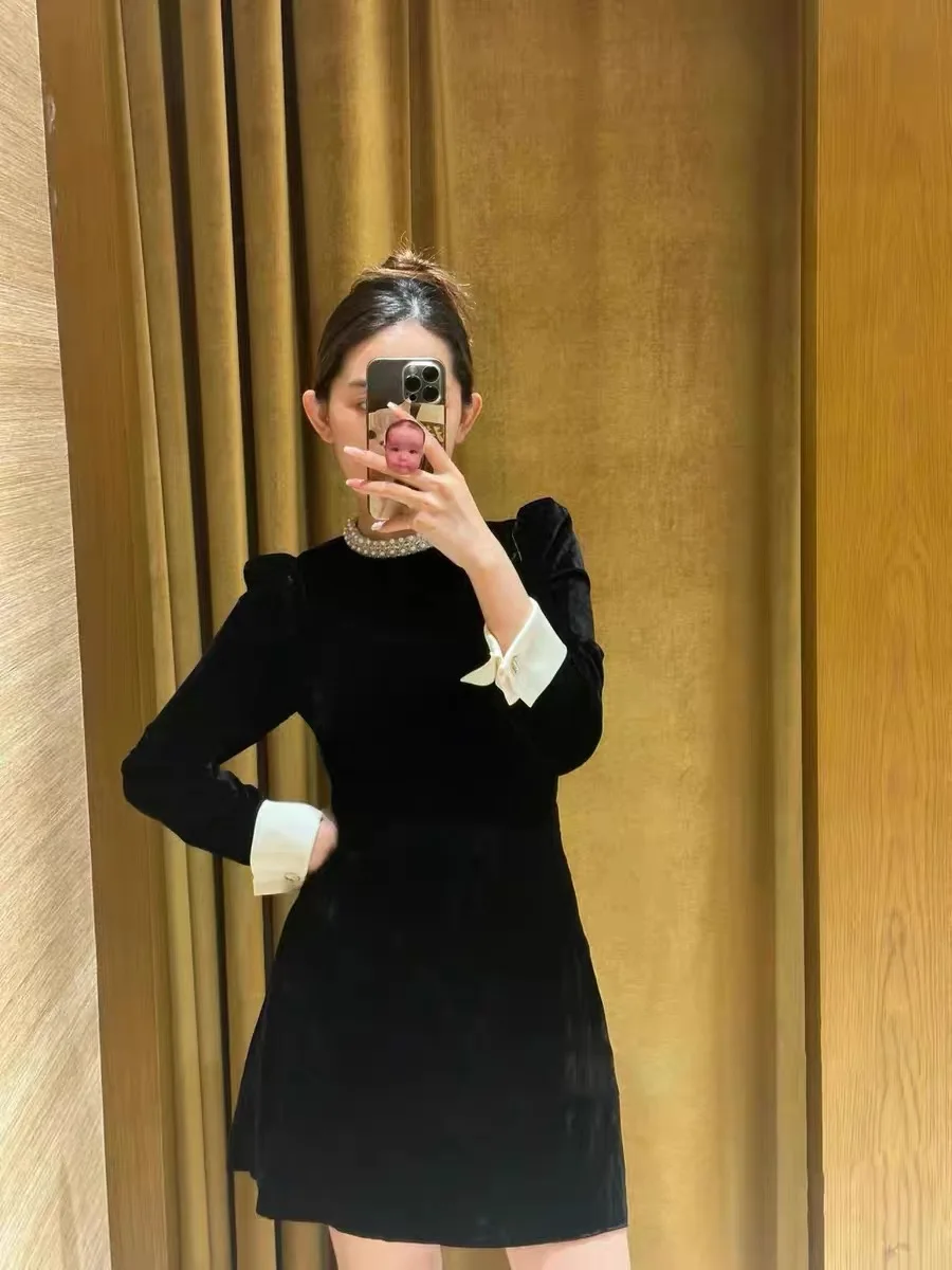 Pearl Edition Classic Little Black Dress Velvet Waist Cinching Hepburn Style OL Commute Long Sleeve A-Line Skirt Autumn Winter
Pearl Edition Classic Little Black Dress Velvet Waist Cinching Hepburn Style OL Commute Long Sleeve A-Line Skirt Autumn Winter