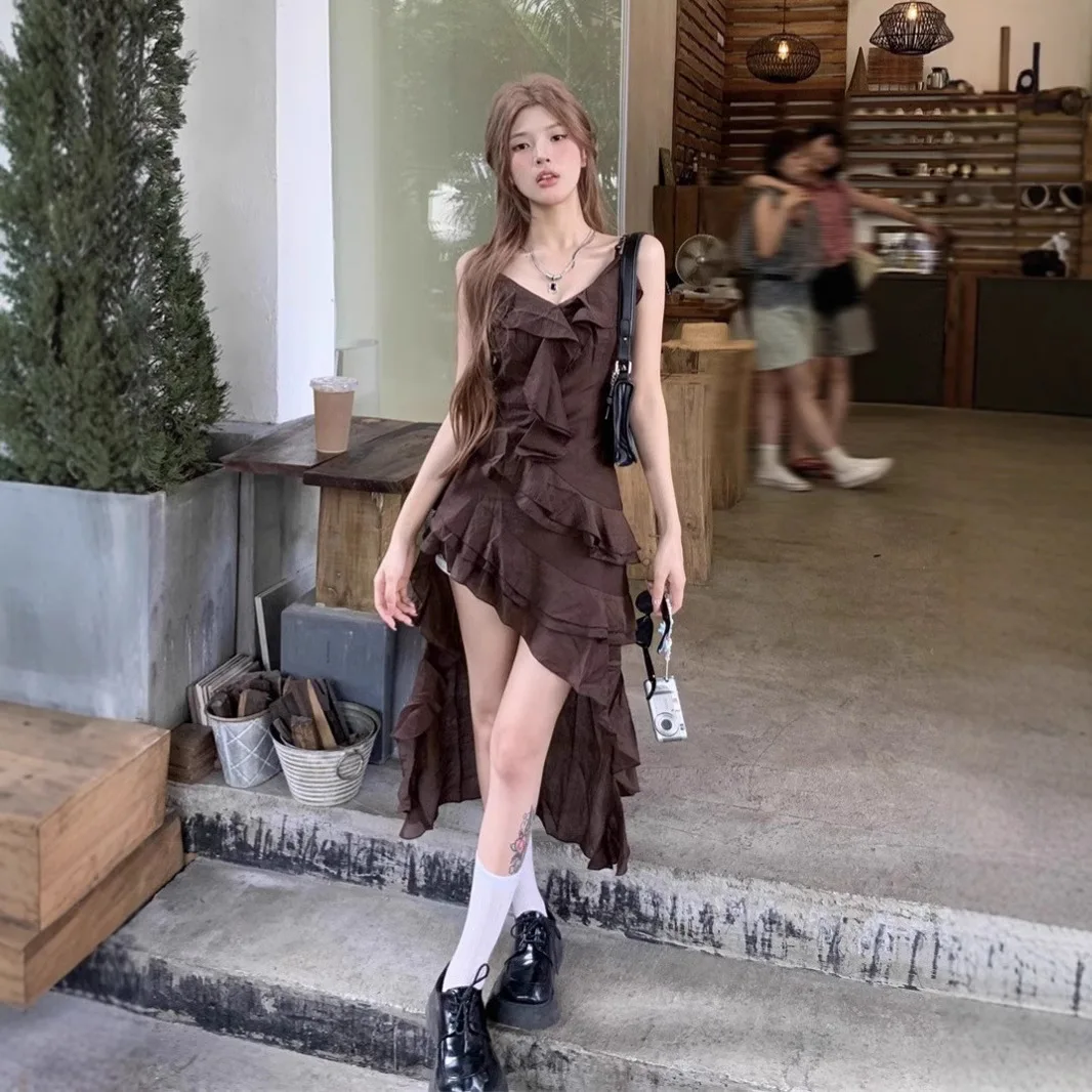 Summer vacation wind irregular ruffle edge dress female spice girl suspender skirt a word long dress French niche skirt
Summer vacation wind irregular ruffle edge dress female spice girl suspender skirt a word long dress French niche skirt