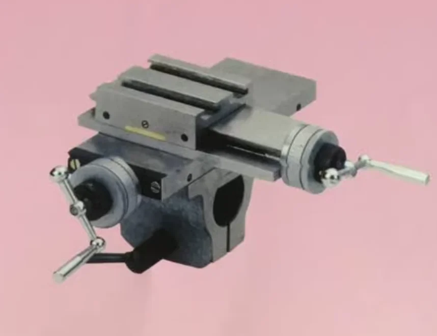 Маленький токарный станок C6104 для ремонта часов
Маленький токарный станок C6104 для ремонта часов