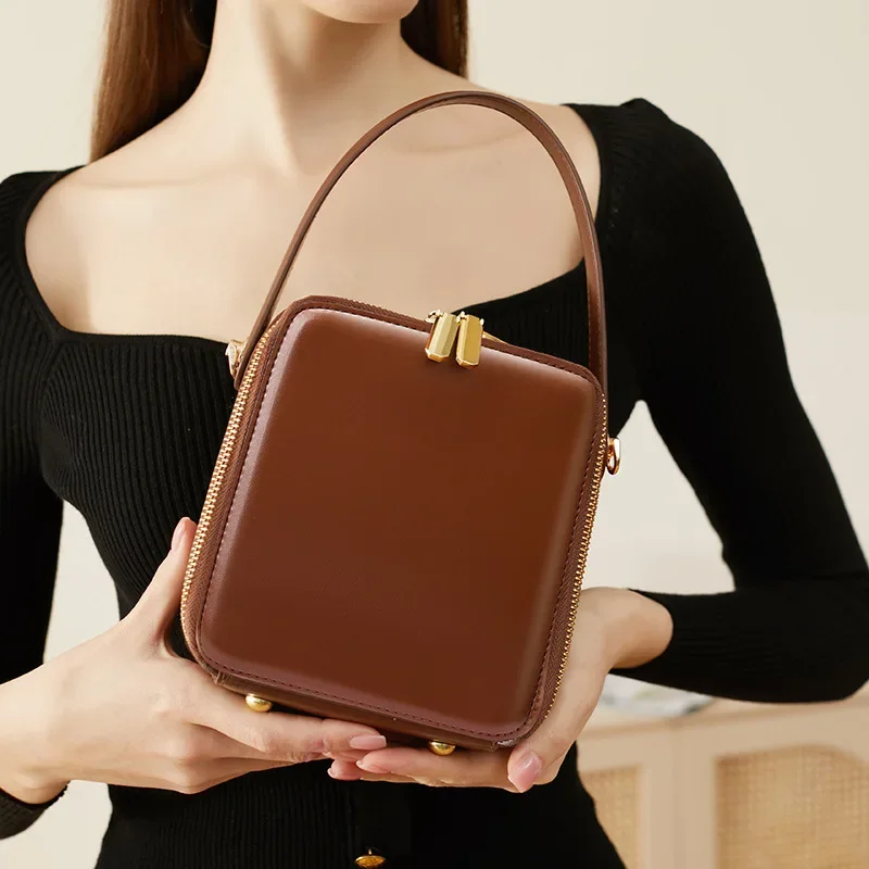 Women's Luxury Genuine Leather Small Box Bag High Quality Multi-pocket Four Zipper Handbag Vintage Shoulder Crossbody Bag 2023
Women's Luxury Genuine Leather Small Box Bag High Quality Multi-pocket Four Zipper Handbag Vintage Shoulder Crossbody Bag 2023