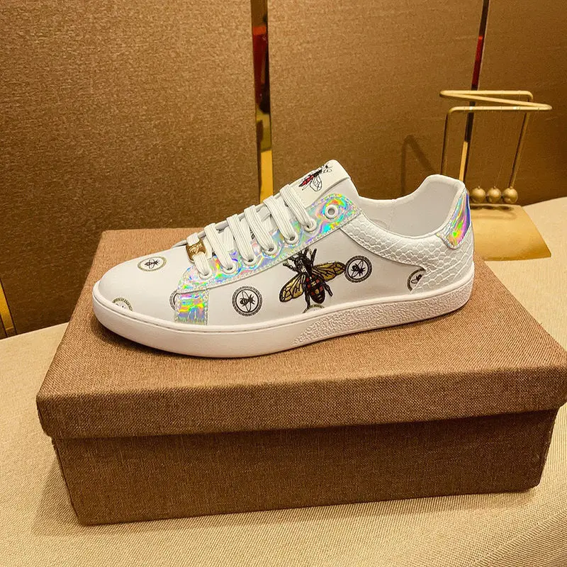 New Men's Lac-up Sport Shoes outdoors Handmade Leather Casual Shoes Design Sneakers Man Comfortable Sports shoes
New Men's Lac-up Sport Shoes outdoors Handmade Leather Casual Shoes Design Sneakers Man Comfortable Sports shoes