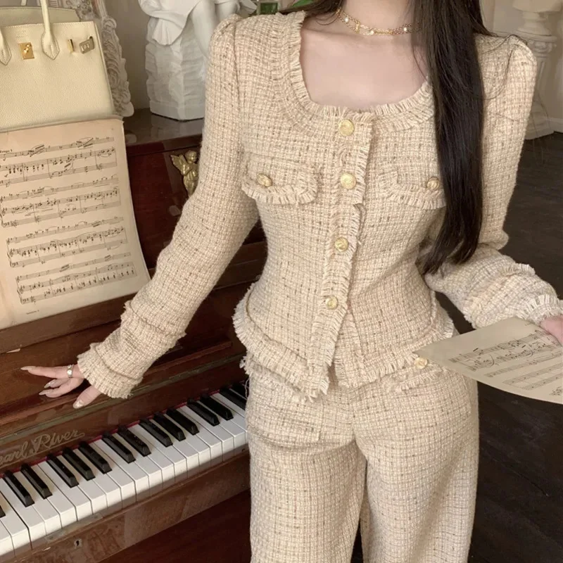 Women's Jacket Casual Slim Square Collar Long Sleeve Plaid Short Jacket Same Style Loose Pants Luxury Design Wool Pants Suit
Women's Jacket Casual Slim Square Collar Long Sleeve Plaid Short Jacket Same Style Loose Pants Luxury Design Wool Pants Suit