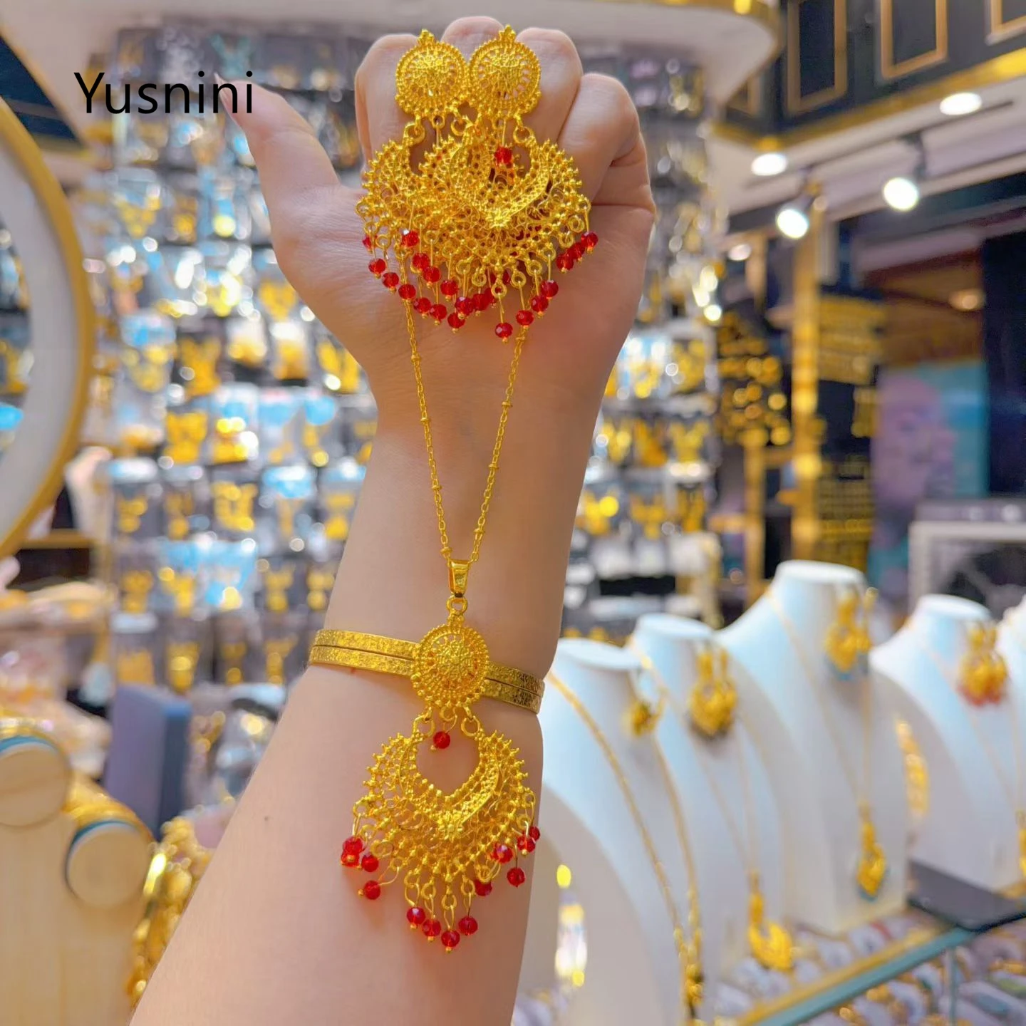 New Fashionable High end Dubai 24K Gold Plated Necklace Earrings Exquisite Wedding Party Jewelry Set for Lovers 555
New Fashionable High end Dubai 24K Gold Plated Necklace Earrings Exquisite Wedding Party Jewelry Set for Lovers 555