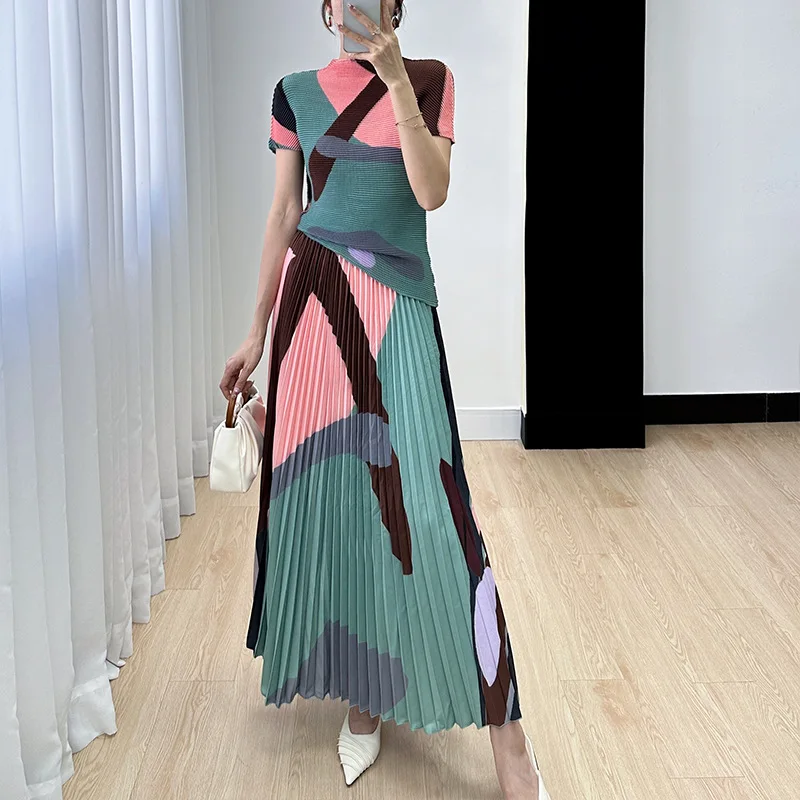 Miyake Temperament High-end Set For Women 2023 New High-end Printed Short Sleeved Top+Half Skirt Pleated Women Two Peice Sets
Miyake Temperament High-end Set For Women 2023 New High-end Printed Short Sleeved Top+Half Skirt Pleated Women Two Peice Sets