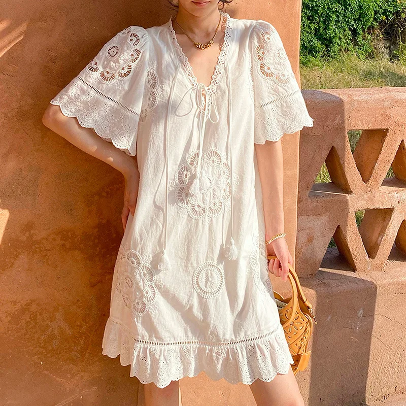 Boho Floral Embroidery Loose Dresses Women White 100% Cotton Flare Sleeve Vocation Casual Ladies Summer Sexy Dress Vestidos New
Boho Floral Embroidery Loose Dresses Women White 100% Cotton Flare Sleeve Vocation Casual Ladies Summer Sexy Dress Vestidos New