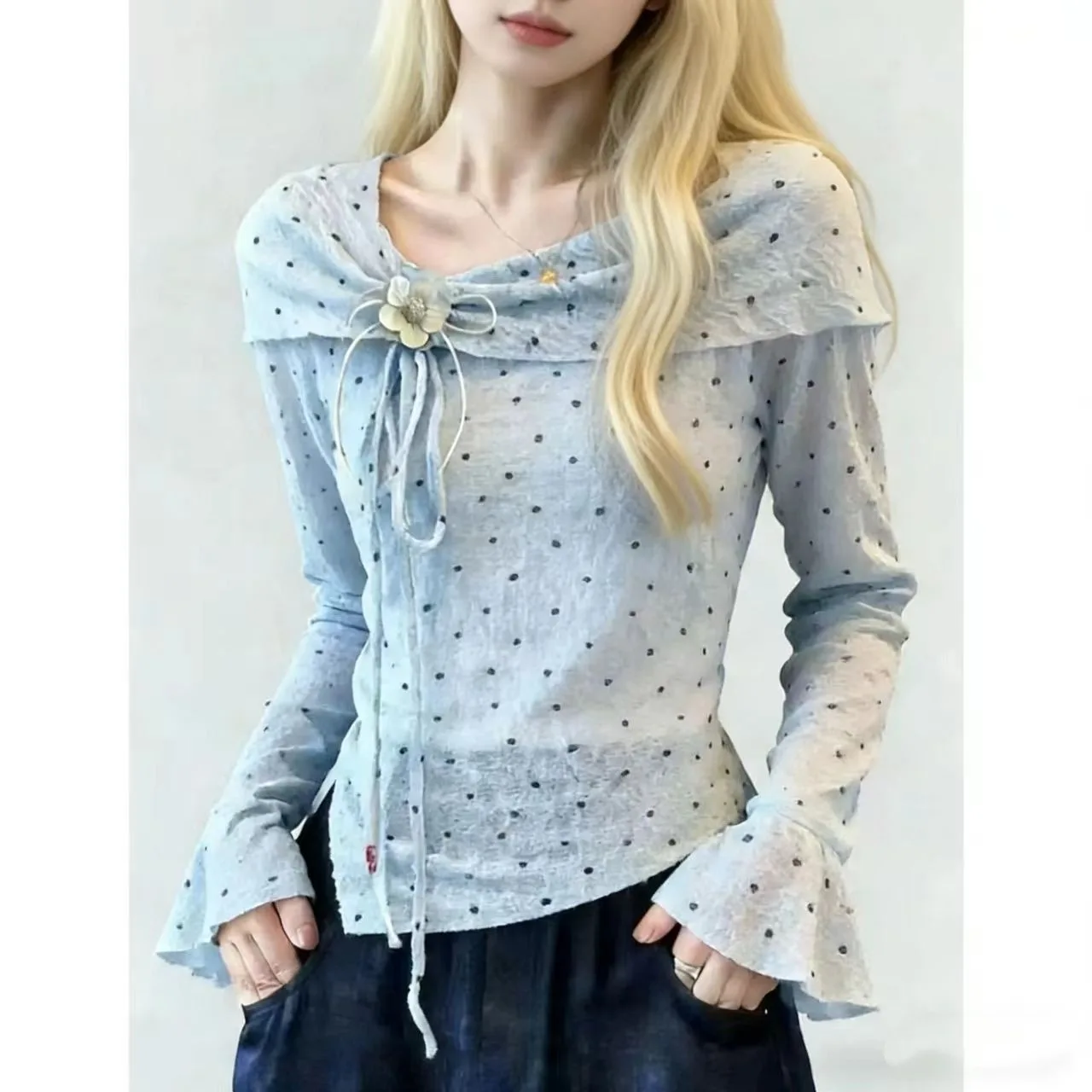 Micro-transparent Stylish Polka Dot Lace-up Swinging Neck Long Sleeve T-Shirt Women's Summer Top Thin Elegant 2026 New
Micro-transparent Stylish Polka Dot Lace-up Swinging Neck Long Sleeve T-Shirt Women's Summer Top Thin Elegant 2026 New