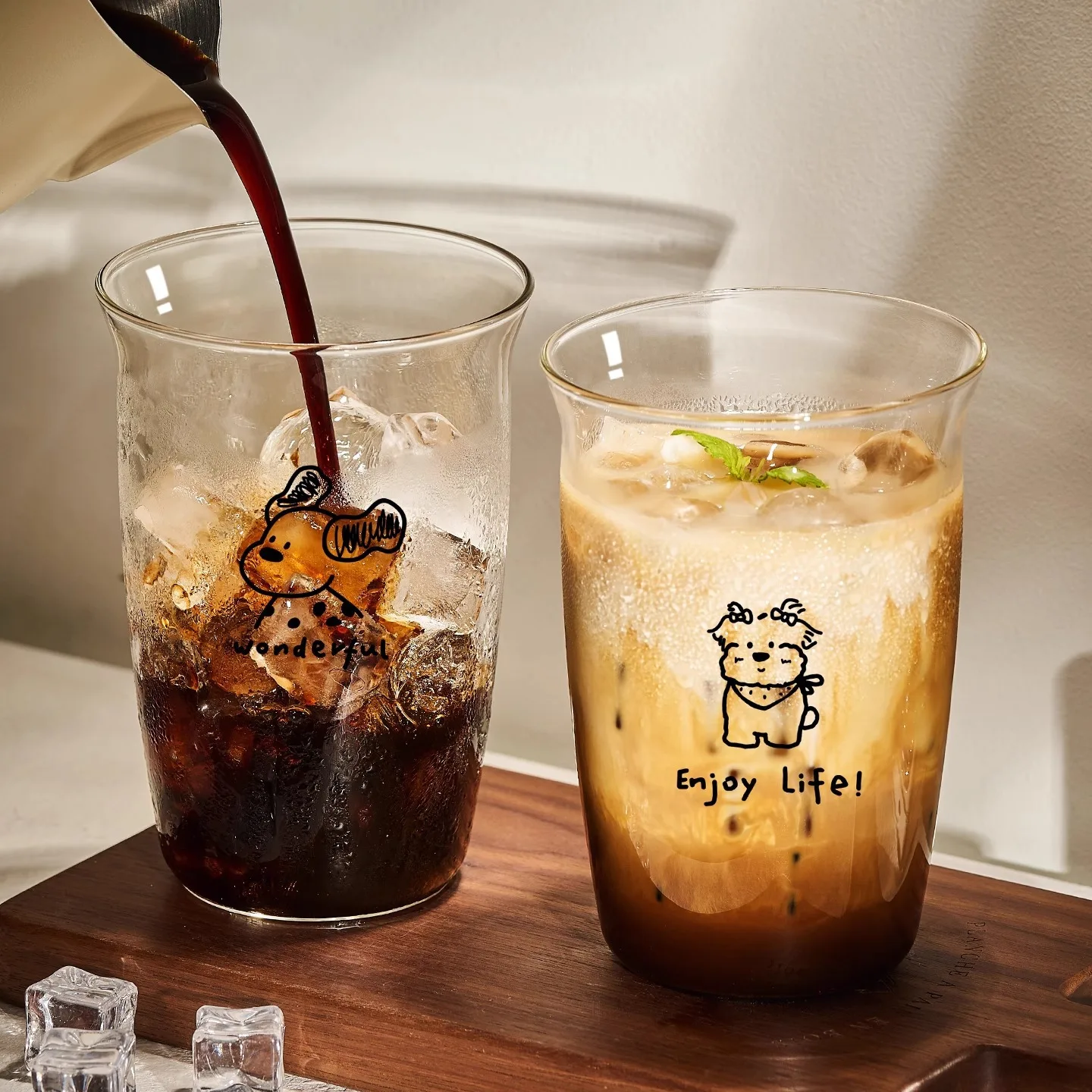 HYS high-value glass coffee cup household milk cup office high temperature resistant borosilicate glass water cup
HYS high-value glass coffee cup household milk cup office high temperature resistant borosilicate glass water cup