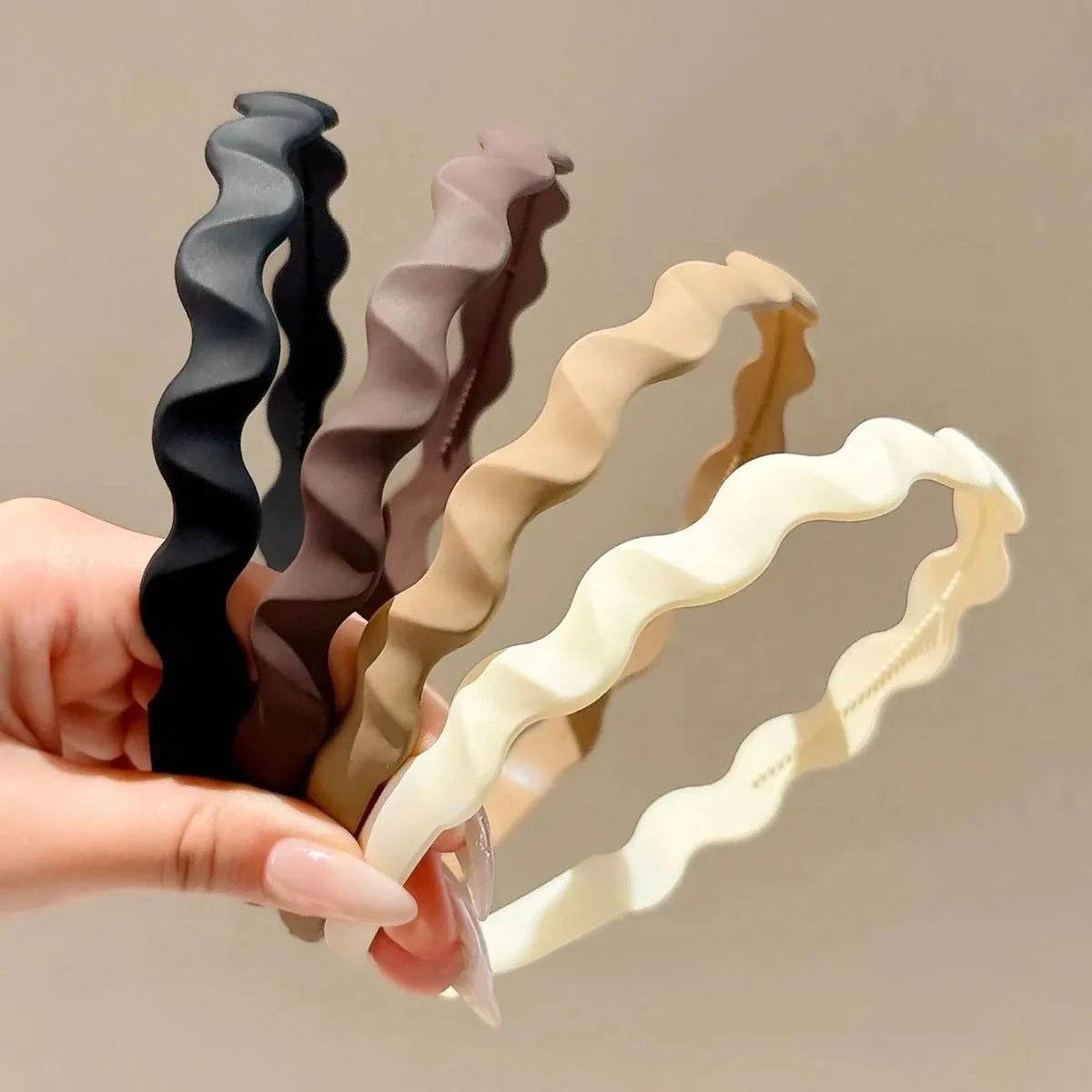 Couple style with toothed headband, simple wave design for face washing, makeup, home anti slip, pressure hair accessory
Couple style with toothed headband, simple wave design for face washing, makeup, home anti slip, pressure hair accessory