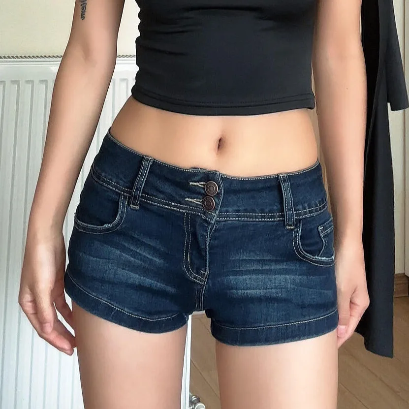 American Spice Girl Retro Double Button Low Waist Denim Super Shorts Women Summer New Hip-wrapped Hot Pants
American Spice Girl Retro Double Button Low Waist Denim Super Shorts Women Summer New Hip-wrapped Hot Pants