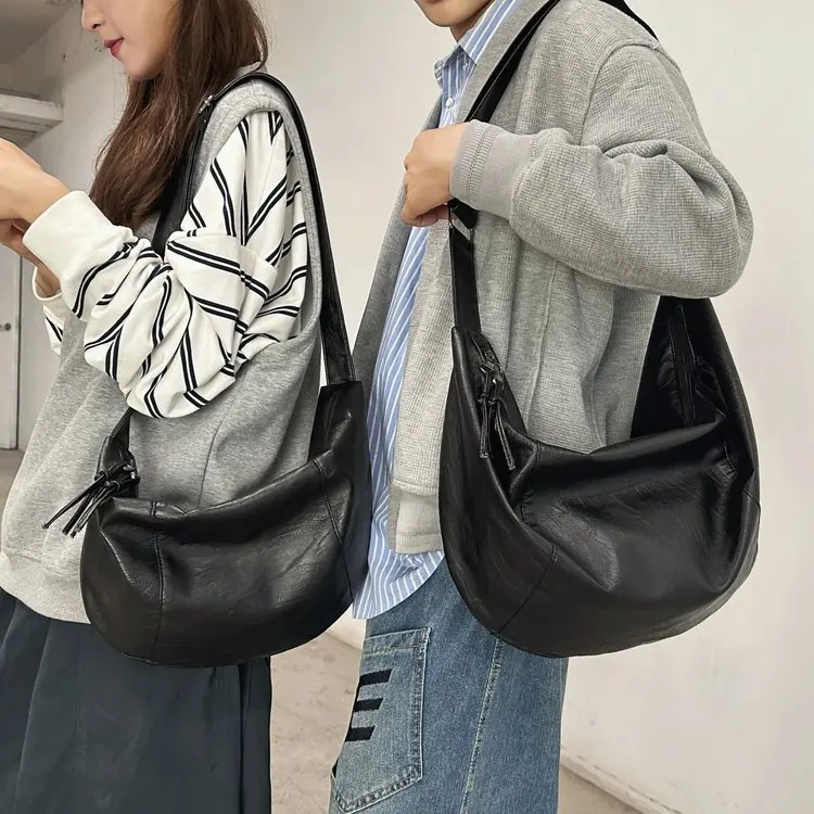2026 New Dumpling Bag Large-capacity Locomotive Riding Bag Trendy Cool Personalized Messenger Bag Simple Shoulder Bag
2026 New Dumpling Bag Large-capacity Locomotive Riding Bag Trendy Cool Personalized Messenger Bag Simple Shoulder Bag