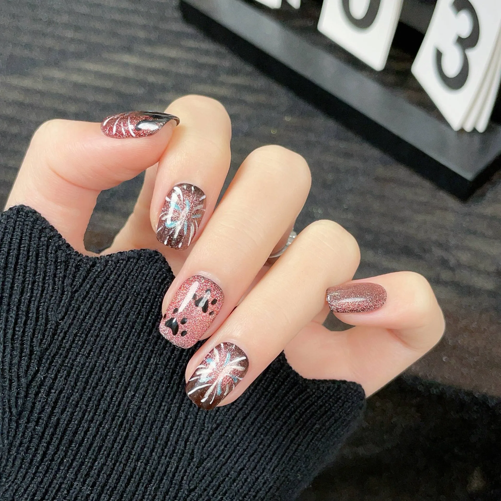 New Year's Fireworks, Cat's Eyes, Pure Handmade, Light Luxury, Hand-Painted Cat Manicure Patch, Finished Wholesale, Fake Nails
New Year's Fireworks, Cat's Eyes, Pure Handmade, Light Luxury, Hand-Painted Cat Manicure Patch, Finished Wholesale, Fake Nails