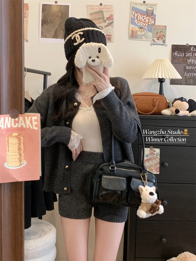 Korean Fashion Autumn New Women Two Piece Sets Knitted O Neck Long Sleeve Cardigans + High Waist Mini Shorts Outfits Female
Korean Fashion Autumn New Women Two Piece Sets Knitted O Neck Long Sleeve Cardigans + High Waist Mini Shorts Outfits Female