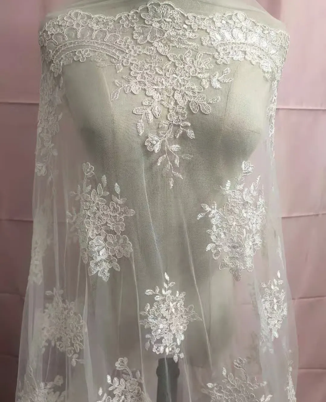 3yards Cheap french lace fabric for party dresses high quality african lace fabric tulle fabrics classic french laces
3yards Cheap french lace fabric for party dresses high quality african lace fabric tulle fabrics classic french laces
