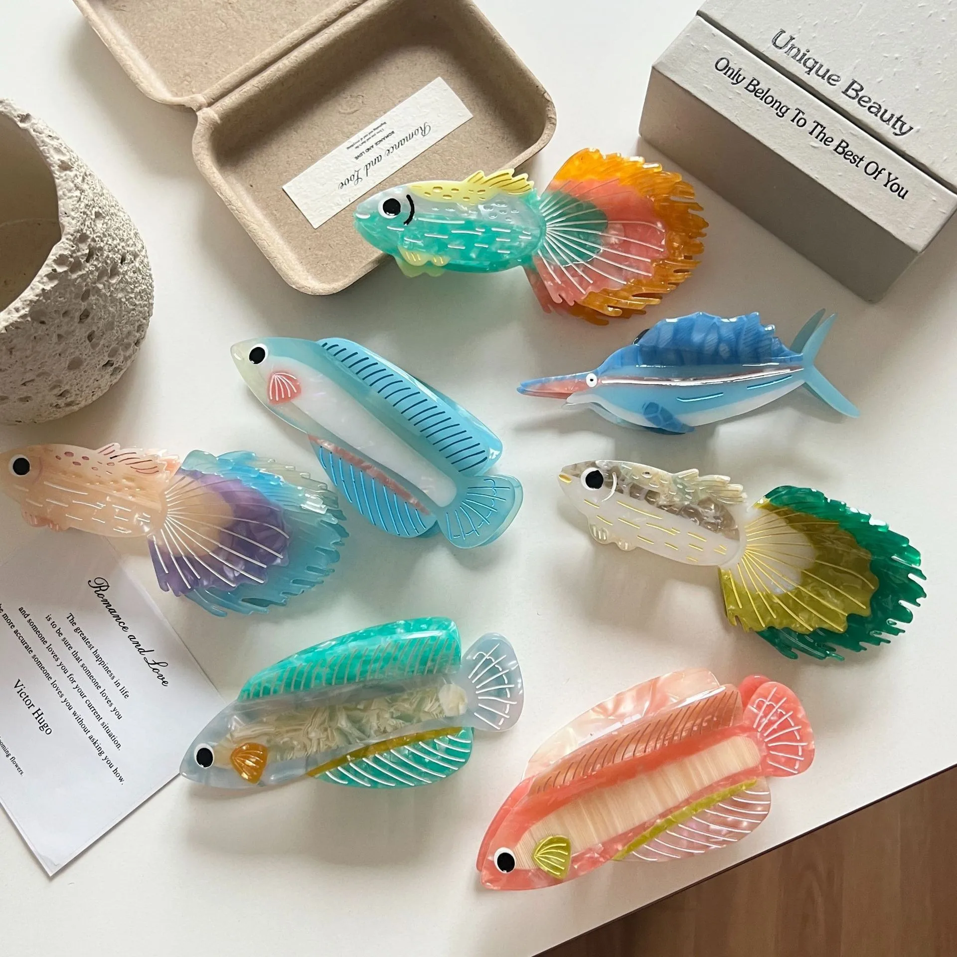 DOWELL Marine Series ацетатный коготь для волос с дизайном Guppy Arowana, элегантная заколка для волос для женщин, прическа
DOWELL Marine Series ацетатный коготь для волос с дизайном Guppy Arowana, элегантная заколка для волос для женщин, прическа