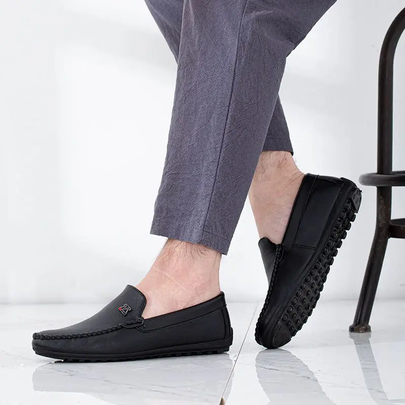 2026 New Men White Driving Shoes Casual Loafers Breathable Slip on Sneakers Spring Summer Lightweight Leather Shoes
2026 New Men White Driving Shoes Casual Loafers Breathable Slip on Sneakers Spring Summer Lightweight Leather Shoes
