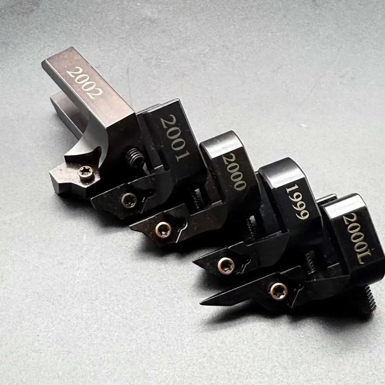 universal 9.5mm Thickness NEWEN SERDI 1999 2000 2001 2002 SERDI Cutting Bit Holder
universal 9.5mm Thickness NEWEN SERDI 1999 2000 2001 2002 SERDI Cutting Bit Holder