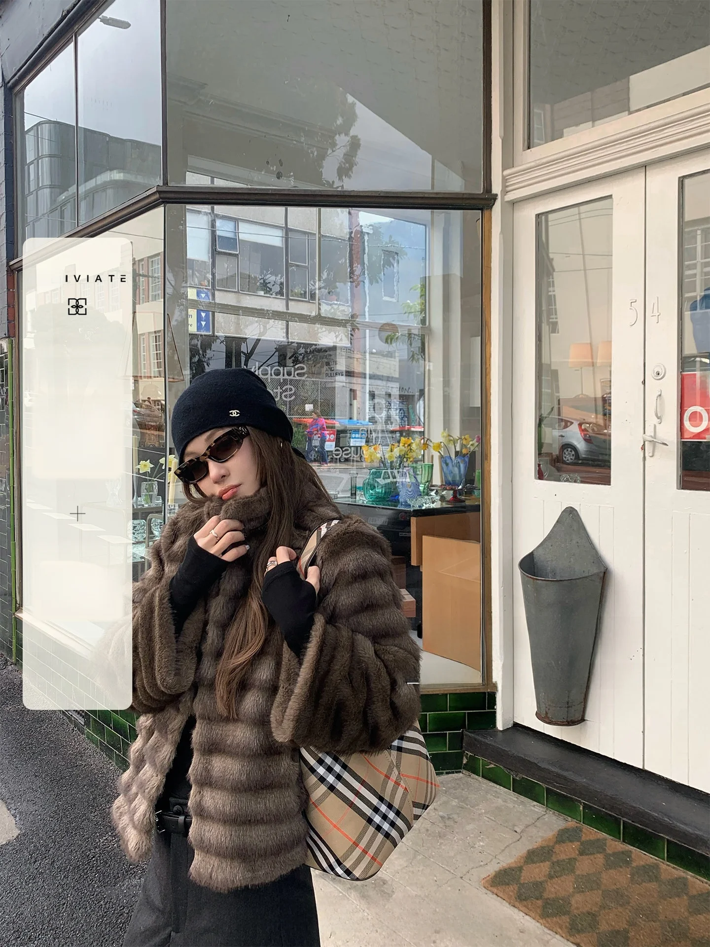 Obliviate Eco-Friendly 9-Length Bell Sleeve Fur Coat Women's Warm Coffee Winter Fashion Vintage Style Polyester Fiber
Obliviate Eco-Friendly 9-Length Bell Sleeve Fur Coat Women's Warm Coffee Winter Fashion Vintage Style Polyester Fiber