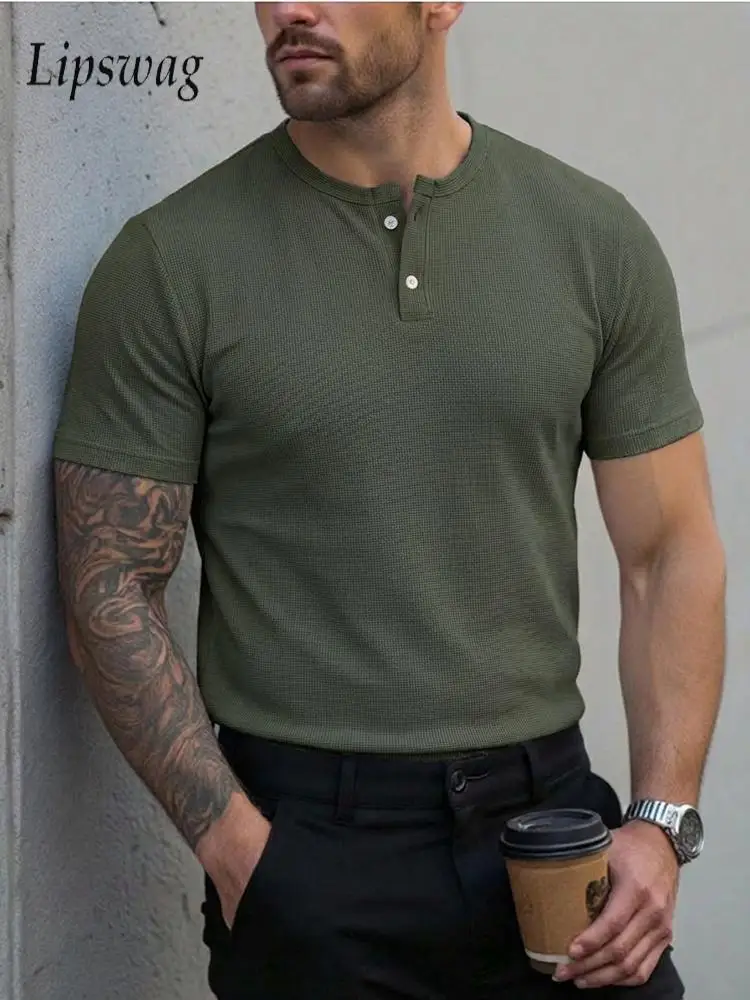 Летние винтажные мужские футболки в клетку с текстурой, облегающие, эластичные, с коротким рукавом, круглым вырезом, стильные однотонные мужские пуловеры
Летние винтажные мужские футболки в клетку с текстурой, облегающие, эластичные, с коротким рукавом, круглым вырезом, стильные однотонные мужские пуловеры