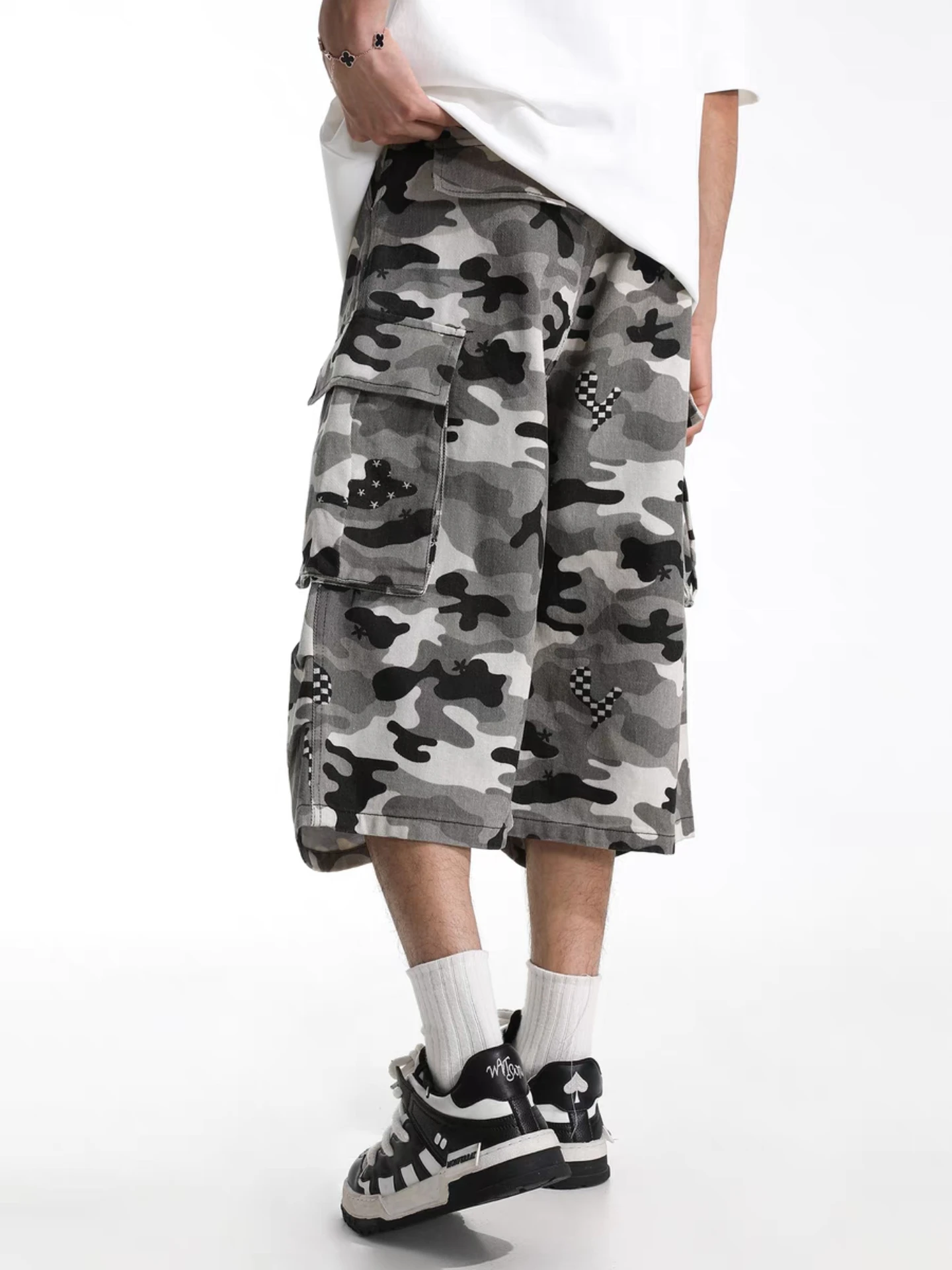 American Retro Camouflage Work Pants Loose Design Large Pocket Women's Jeans Casual Washed Summer Seven-Foot Denim Jeans
American Retro Camouflage Work Pants Loose Design Large Pocket Women's Jeans Casual Washed Summer Seven-Foot Denim Jeans