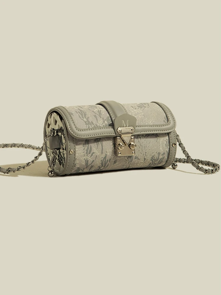 MuziKai Embroidered Crossbody Commuter Bag Women's Mobile Phone Bag Small Design Chain Stitching 2026 New Style
MuziKai Embroidered Crossbody Commuter Bag Women's Mobile Phone Bag Small Design Chain Stitching 2026 New Style